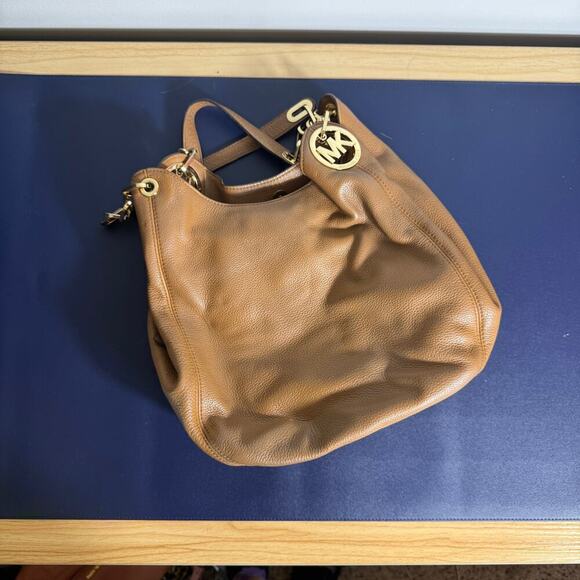 MICHAEL Michael Kors Fulton Large Shoulder Tote - Picture 2 of 10